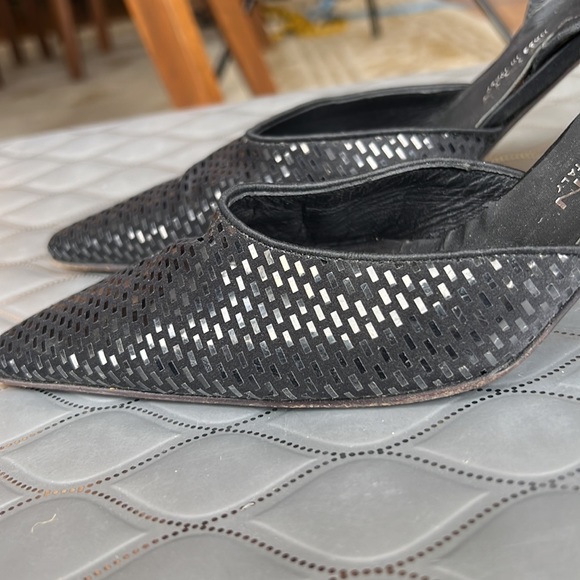 💕St. John Black Silk Satin Paillette Evening Slingbacks Rhinestone Buckles 7.5 - Picture 8 of 11